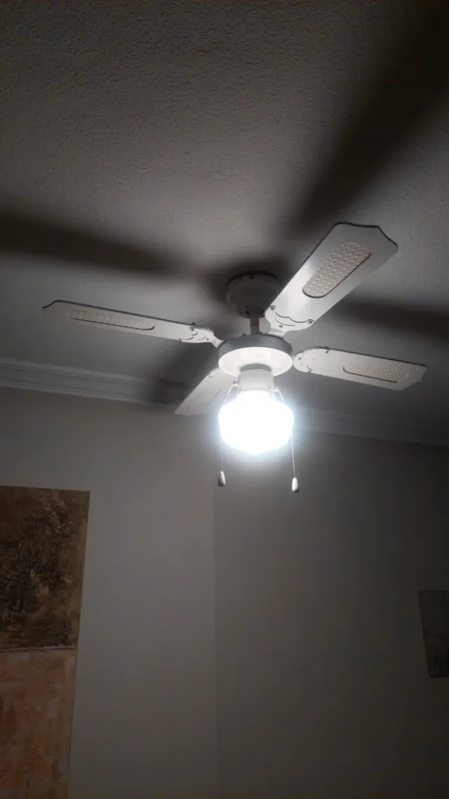 Ventilatore da soffitto bianco