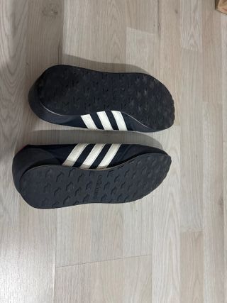 Zapatillas Adidas Neo Negras y Rojas