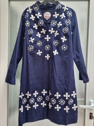 Vestido Almatrichi azul con flores blancas