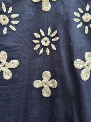 Vestido Almatrichi azul con flores blancas