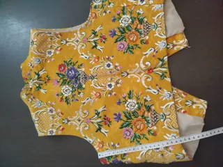 Chaleco Fallero Niño amarillo con flores de colore