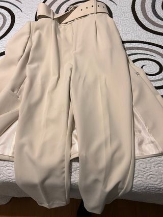 Traje Zara Beige XS
