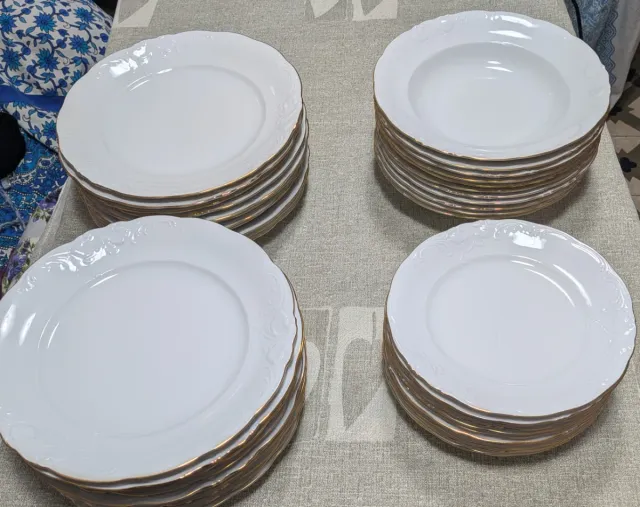 Stoviglie Alhambra in porcellana dorata, elegante set da 23 piatti piani, 12 piatti fondi e 12 piatti da dessert