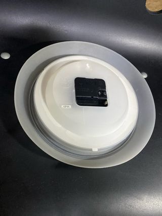 Reloj Pared IKEA, marco translúcido.   24 cm