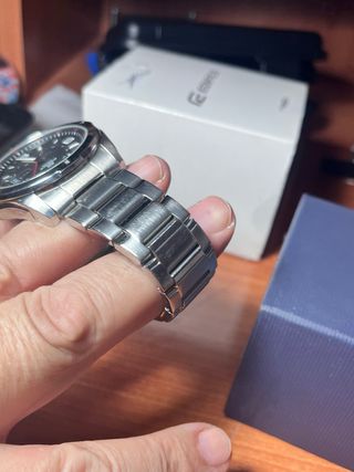 Reloj Casio Edifice Negro y Plateado