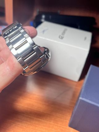 Reloj Casio Edifice Negro y Plateado