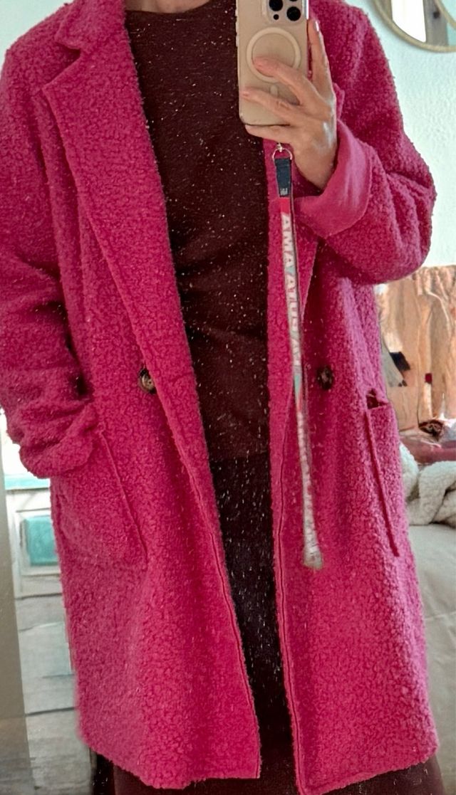 Abrigo de mujer rosa de lana