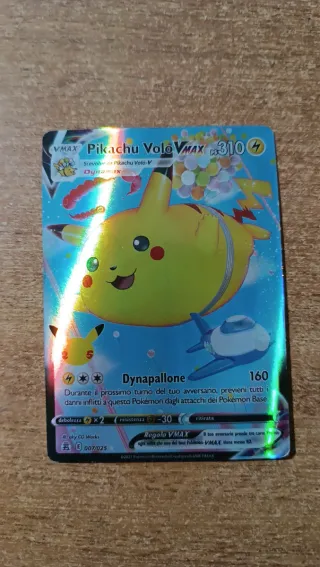 Pikachu Volo VMAX 310 HP Carta Pokémon