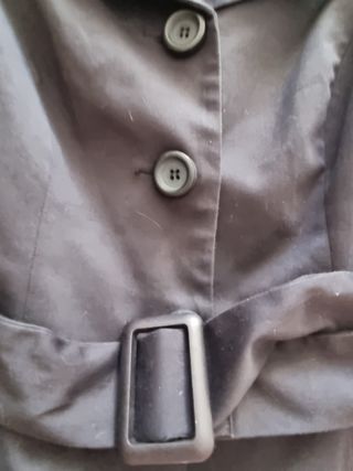 Chaqueta corta negra con cinturón