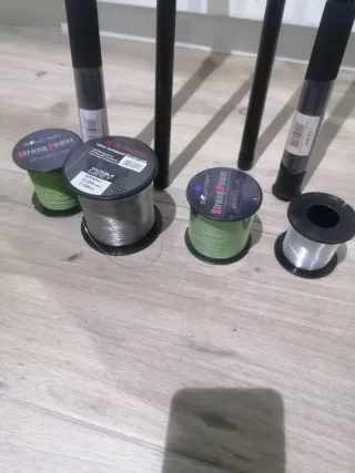 Cañas de pescar y carretes