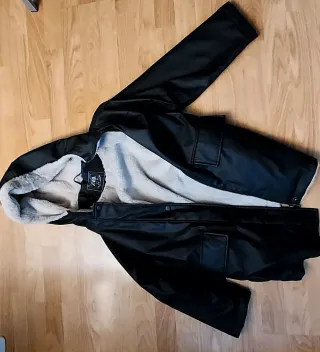 Chubasquero Zara niña negro talla 11-12 ( 152cm )