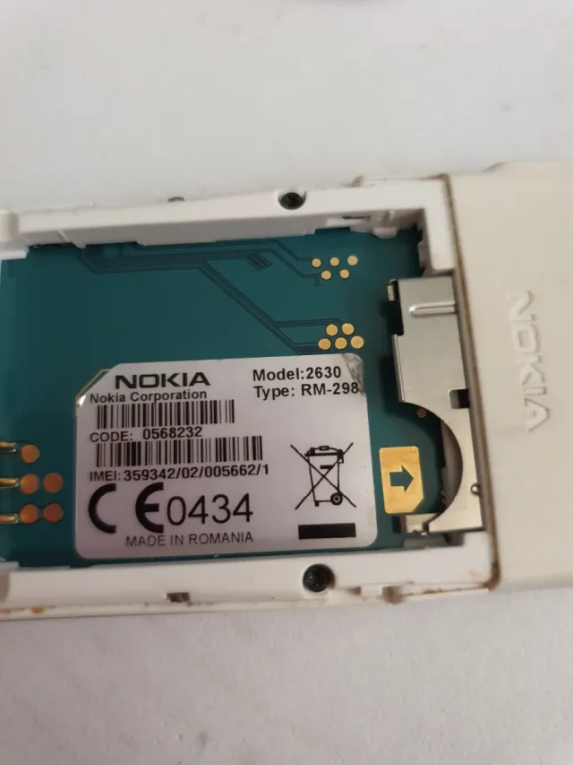 Móvil Nokia 2630 Plata/Blanco