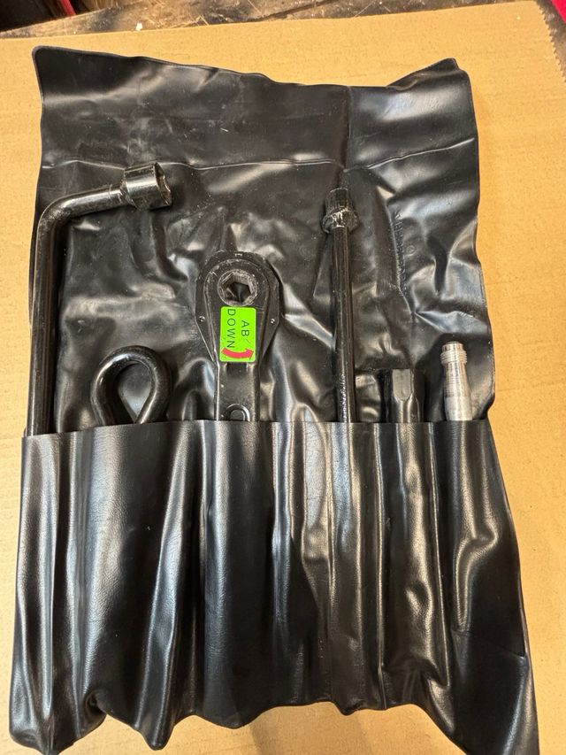 Kit herramientas Mercedes Vito Viano Tourer