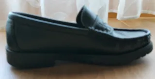 Zapatos negros tipo mocasín