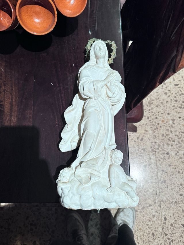 Figuras religiosas vírgenes y niño