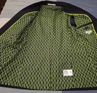 Traje de niño azul con forro verde talla 12 años