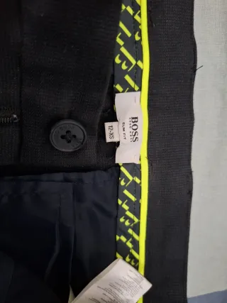 Traje de niño azul con forro verde talla 12 años