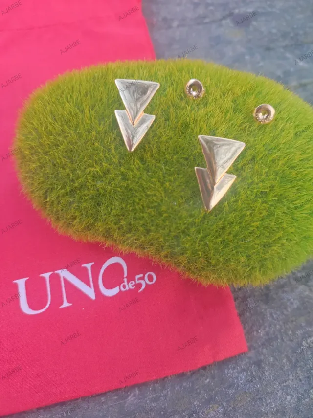 Pendientes Uno de 50