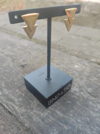 Pendientes Uno de 50