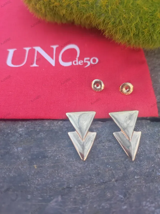 Pendientes Uno de 50