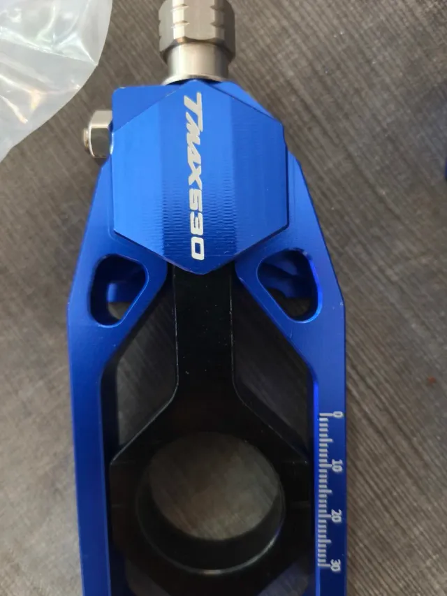 TMAX530 Deslizadores Reguladores Moto