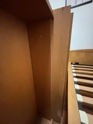 Estructura de cama de madera con cajones