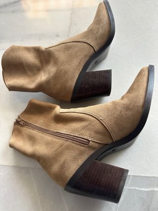 Botines ante beige/marrón (una puesta)