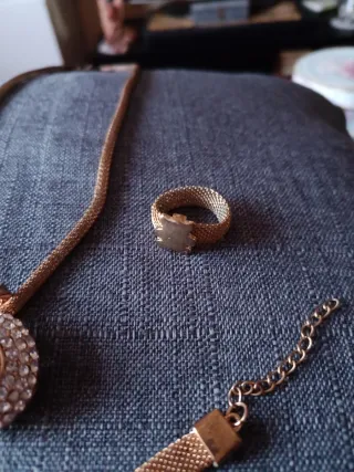 Conjunto de fantasía dorado