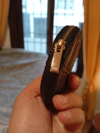 Monedero CH negro redondo