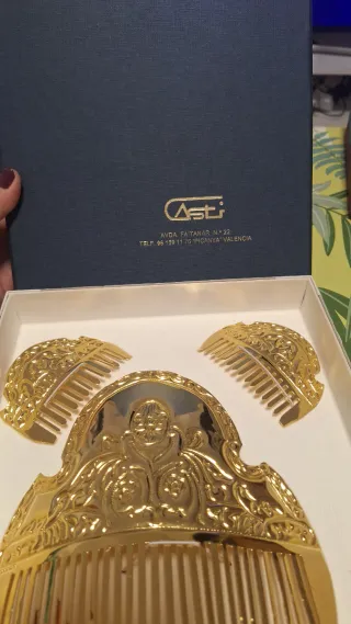 Peinetas falleras doradas de Casti
