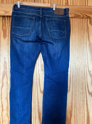 Vaqueros Tommy Hilfiger W34 L34 muy buen estado.