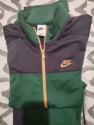 Conjunto deportivo Nike