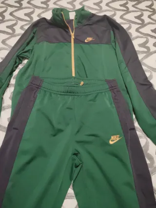 Conjunto deportivo Nike