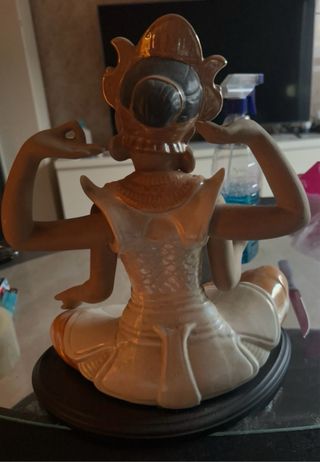 Figura decorativa mujer buda 4 brazos