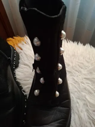 Botines negros piel con perlitas