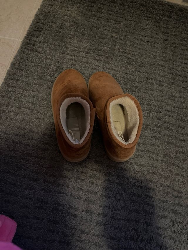 Botas de pelo marrones