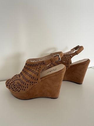 Zapatos de cuña Membur marrones