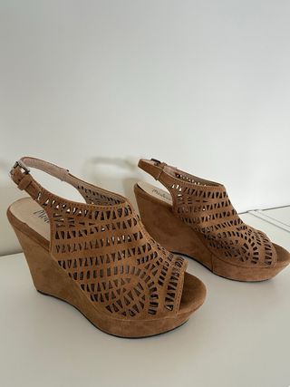 Zapatos de cuña Membur marrones