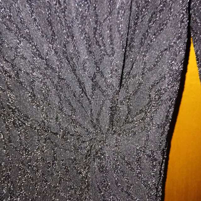 Vestido negro brillante manga larga