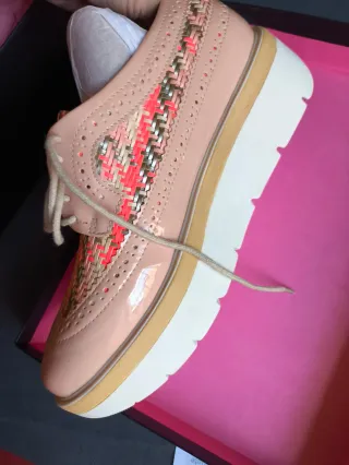 Zapatos de plataforma con tejido