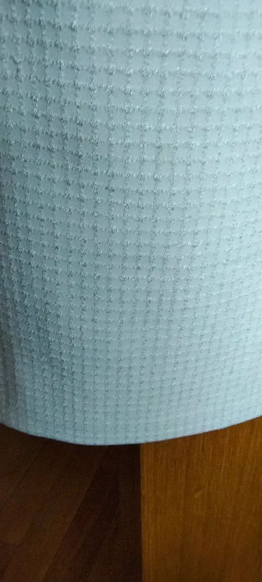 Falda blanca con botones y otras faldas más