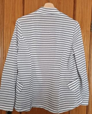 Blazer rayas blanco y negro