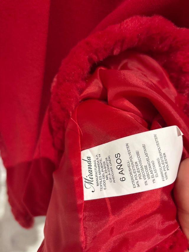 Abrigo niña Miranda paño rojo , talla 6 años