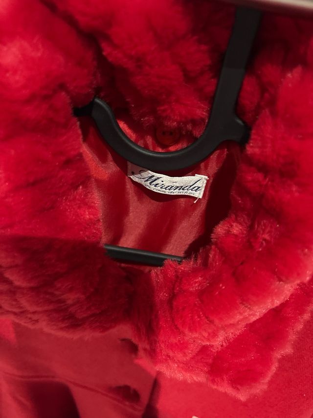 Abrigo niña Miranda paño rojo , talla 6 años