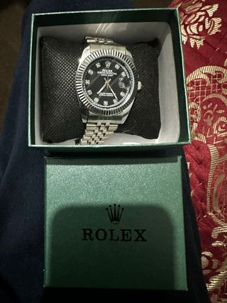 Reloj elegante plateado