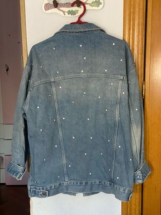 Chaqueta vaquera Zara con pedrería