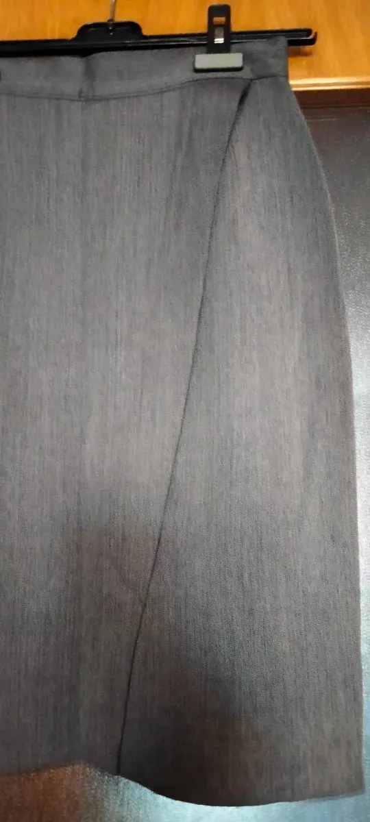 Falda gris y de otros colores