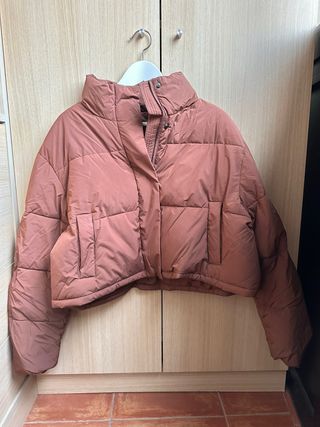 Chaqueta Oysho acolchada bronz