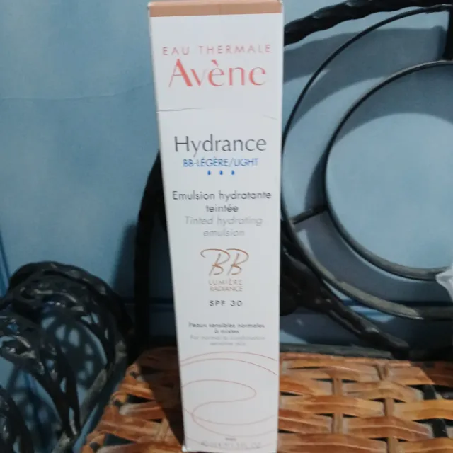 Avène Hydrance BB-Légère SPF 30