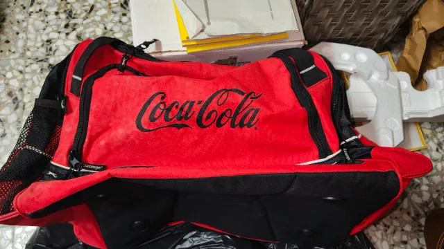 Borsa da viaggio Coca-Cola rossa e nera
